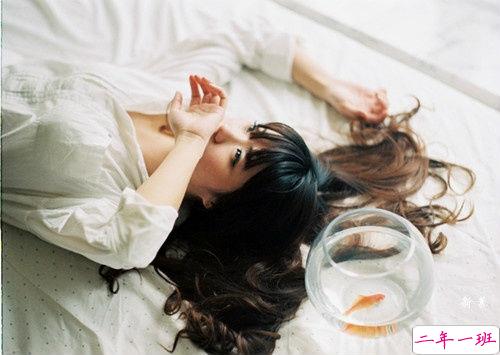 心碎到不敢流泪的伤感说说带图片 特别难过想哭的伤感说说201810