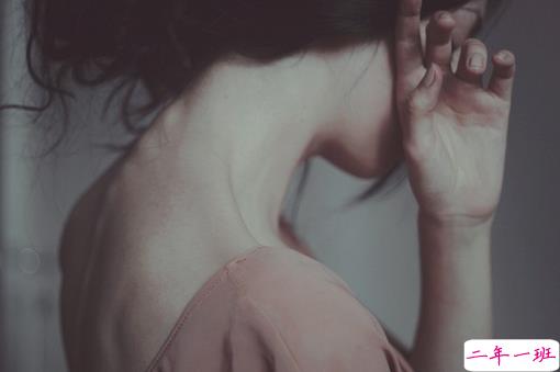 痛到快不能呼吸的伤感说说带图片 感到心情低落时发的说说1