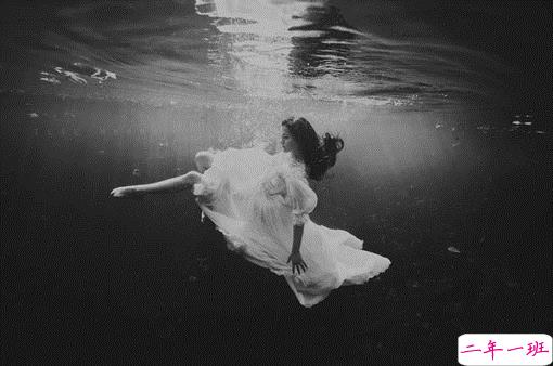 痛到快不能呼吸的伤感说说带图片 感到心情低落时发的说说5