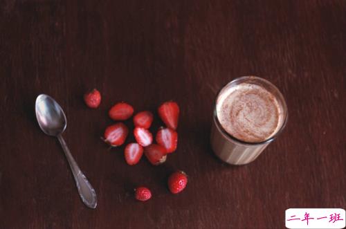 适合深夜心情不好孤独寂寞时候发的图片说说 喜欢你是一场漫长的失恋 ​1