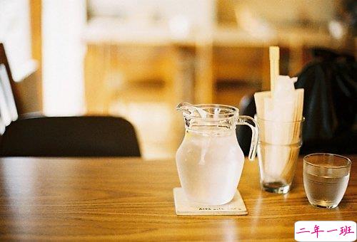 适合深夜心情不好孤独寂寞时候发的图片说说 喜欢你是一场漫长的失恋 ​7