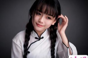 QQ搞笑图片说说:经常被自己蠢哭,又不能揍自己