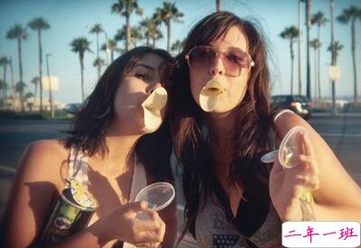 配图片的朋友说说：什么是好朋友？有人说，那是地球上翻版的自己13