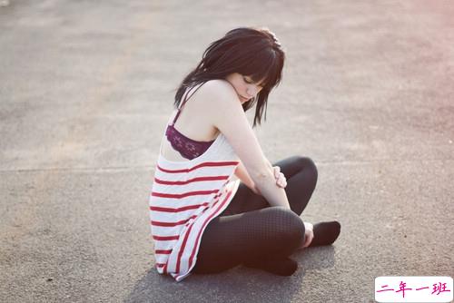 读起来让人心痛的情感句子带图片 最痛苦的不是不曾拥有而是差一点就可以。4