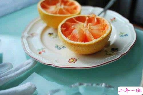 读起来让人心痛的情感句子带图片 最痛苦的不是不曾拥有而是差一点就可以。6