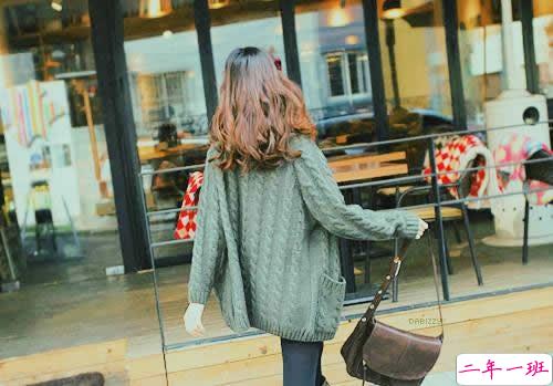 读起来让人心痛的情感句子带图片 最痛苦的不是不曾拥有而是差一点就可以。14