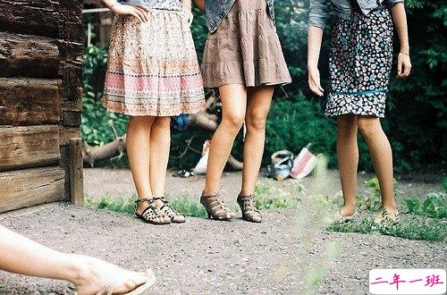 关于感情中的爱恨情仇的伤感句子带图片 其实你并没有那么坚强5