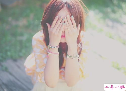 女生伤感心痛到窒息的图片句子 所有的悲欢都是我一个人的灰烬6