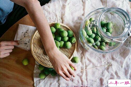 唯美伤感爱情说说带图片 我总不能耗尽一生换一句你的有可能3