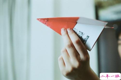 女生伤感心痛到窒息的图片句子 所有的悲欢都是我一个人的灰烬10