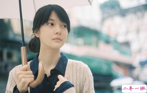 女生伤感心痛到窒息的图片句子 所有的悲欢都是我一个人的灰烬12