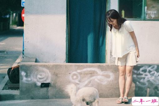 有时幸福又难过伤感的说说带图 暗恋是一个人的兵荒马乱2