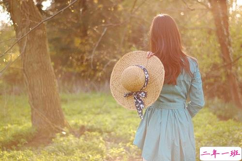 有时幸福又难过伤感的说说带图 暗恋是一个人的兵荒马乱8