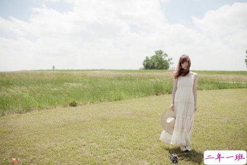 有时幸福又难过伤感的说说带图 暗恋是一个人的兵荒马乱15