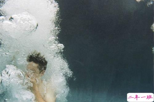 2018失落伤感后的图片说说 带有治愈系的伤感说说配图4