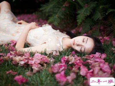 伤感说说看完哭了那种带图片精选：我是一个很怕主动联系别人的人1