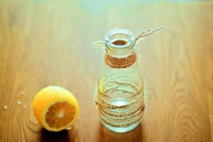 伤感说说大全带图片：他知道你舍不得离开，才肆无忌惮地伤害