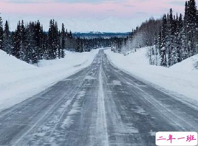朋友圈晒雪景的句子带图片 下雪说说唯美简短配图4