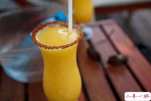 2019四月朋友圈小清新句子带图片 四月你好淡淡的阳光淡淡的风10