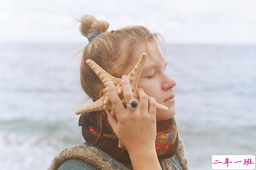 简单而又唯美有哲理的英文说说带图片 你醒在别人的梦里5