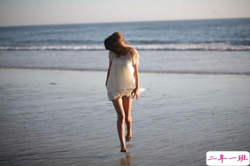 简单而又唯美有哲理的英文说说带图片 你醒在别人的梦里6