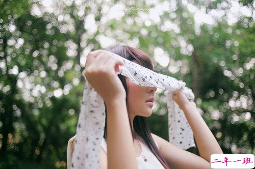 简单而又唯美有哲理的英文说说带图片 你醒在别人的梦里8