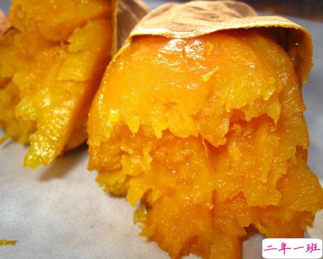 冬天吃第一个红薯的文案 终于有人陪我吃烤红薯了1