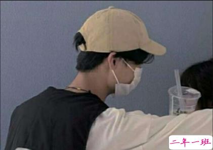 一些关于奶茶的俏皮文案 奶茶喝得多美女变帅哥2