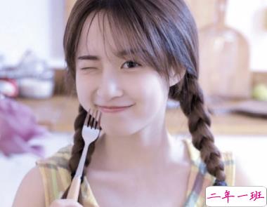 发自己照片的朋友圈说说 发自拍配的幽默文字1