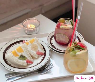 温柔干净的高质量走心文案 世界继续热闹我仍然是我1