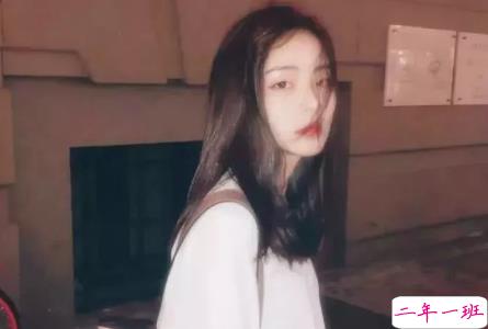 一些触动心灵的英文短句女生版 愿你有前进一寸的勇气2