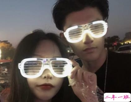 适合女孩子公布恋情的文案 第一次公布恋情不明显文案1