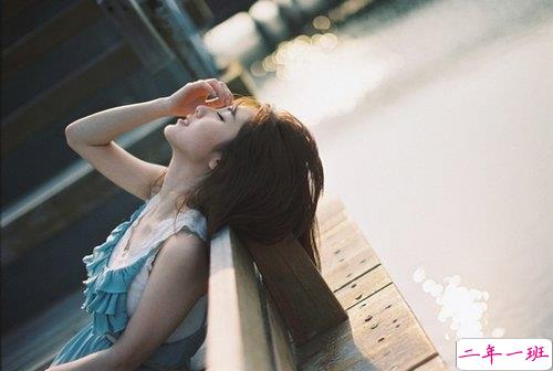 简单一句话但很有道理正能量的哲理句子 生命有裂缝阳光才照得进来2