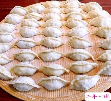 过年在家包饺子的搞笑说说 自己包饺子的幽默心情说说1
