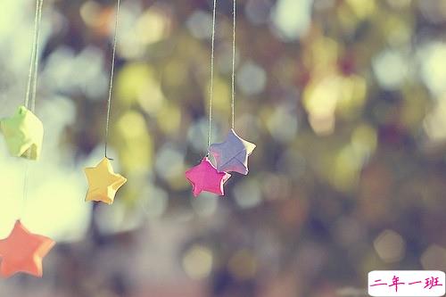 热恋中的幸福情侣说说大全 虐死单身狗的幸福说说1