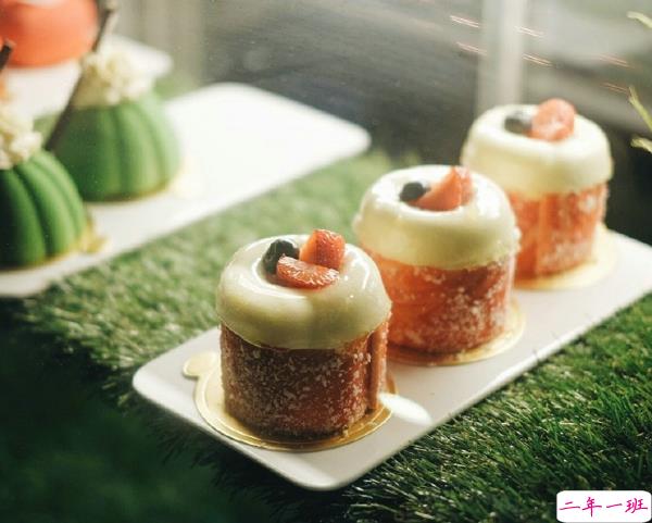 很搞笑的有意思的说说 长青春痘是因为可爱到冒泡2