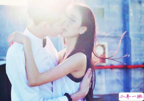 情侣一百天纪念日说说大全2018 恋爱100天纪念日说说幸福浪漫1