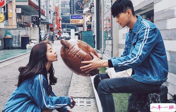 适合恋爱中的小情侣发的甜蜜情侣说说1