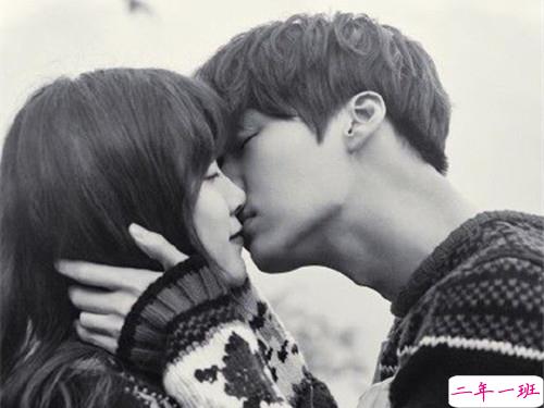 情侣说说秀恩爱短句一对2018 把你揉进我怀里2