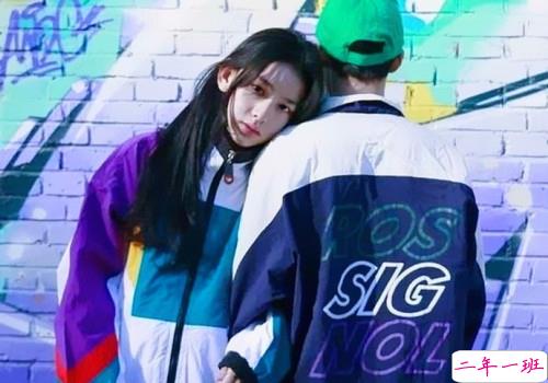 超甜蜜幸福的情侣说说一对00后 我想我是白天温暖你的太阳1