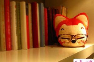 校园搞笑说说:老师你不用费心给我换同桌了,我不管和谁都特能聊