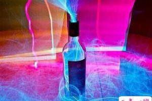 QQ搞笑说说大全：在学校看见自己喜欢的人，立马进入装B模式