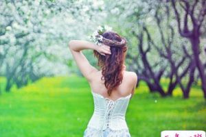 女生爱情说说：在最适合的年龄穿上最美的婚纱嫁给最稳妥的人