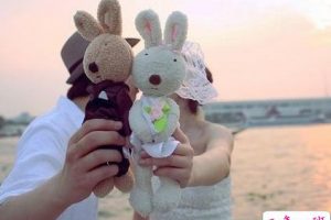 爱情说说短语：你的一句我陪你，胜过千言万语