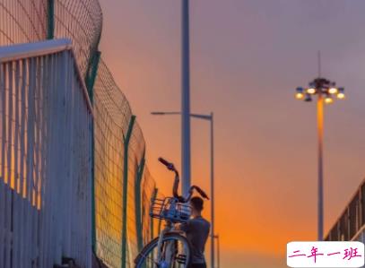 30句励志朋友圈文案  保持热爱奔赴山海2