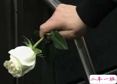 微信经典说说霸气十足 嘴要甜心要狠该留留该滚滚1