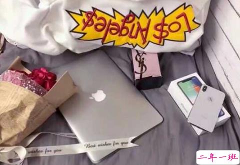 人生旅途上很现实精辟的说说 这个世界只需要一把剑就可以去往任何地方1