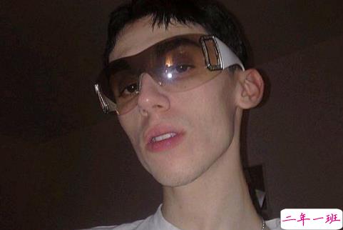 2018霸气超拽的说说：太斤斤计较的人，不适合恋爱，适合买菜。1