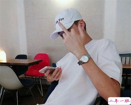 霸气怼人说说社会人：拿我的热情当水喝，总有一天烫死你2