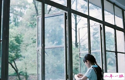 适合发说说一句话的简单而又经典的句子 岁月长衣裳薄1